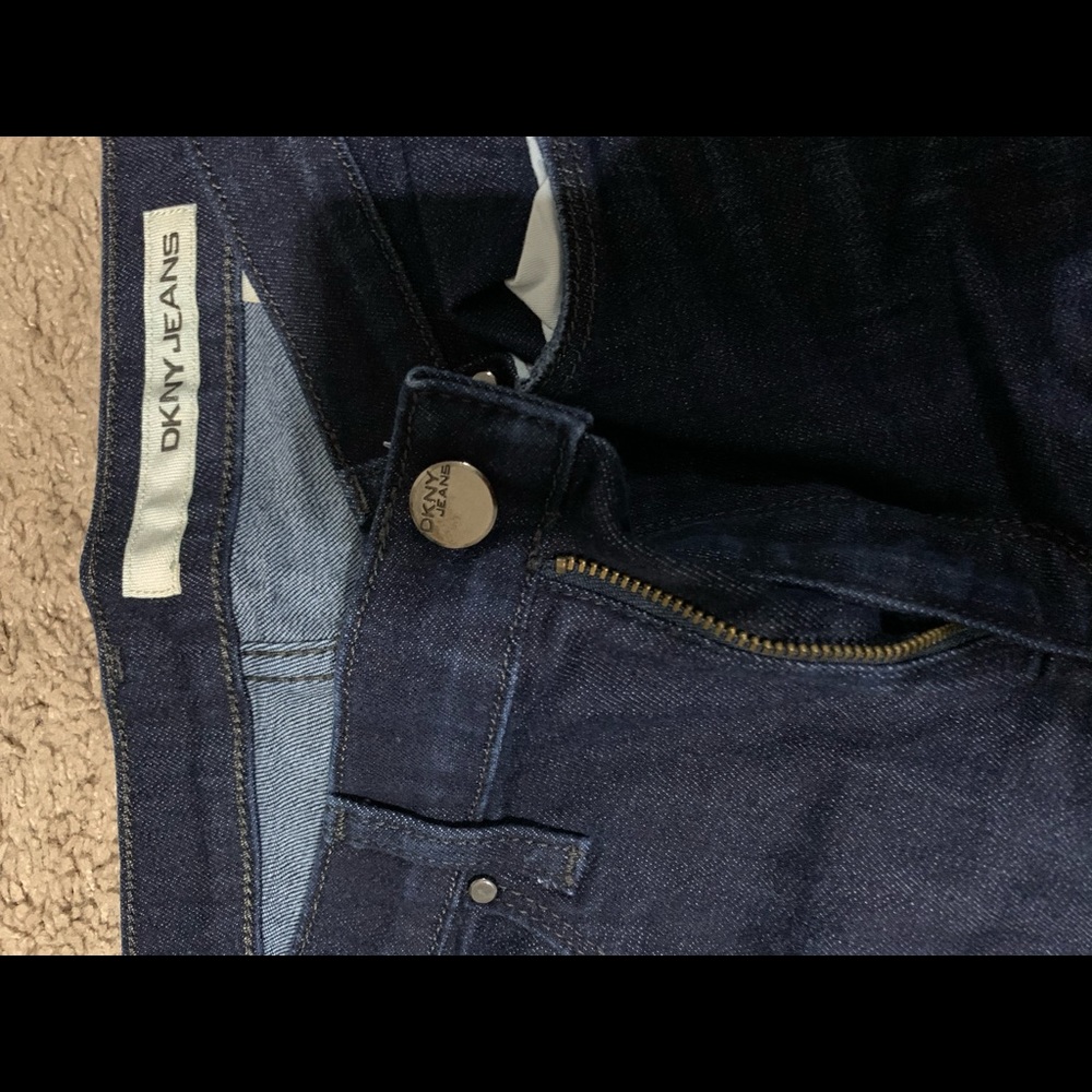 DKNY Jean Size 8 New without Tag